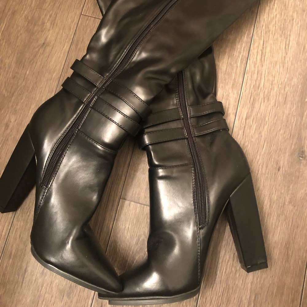 Black Knee boots👢